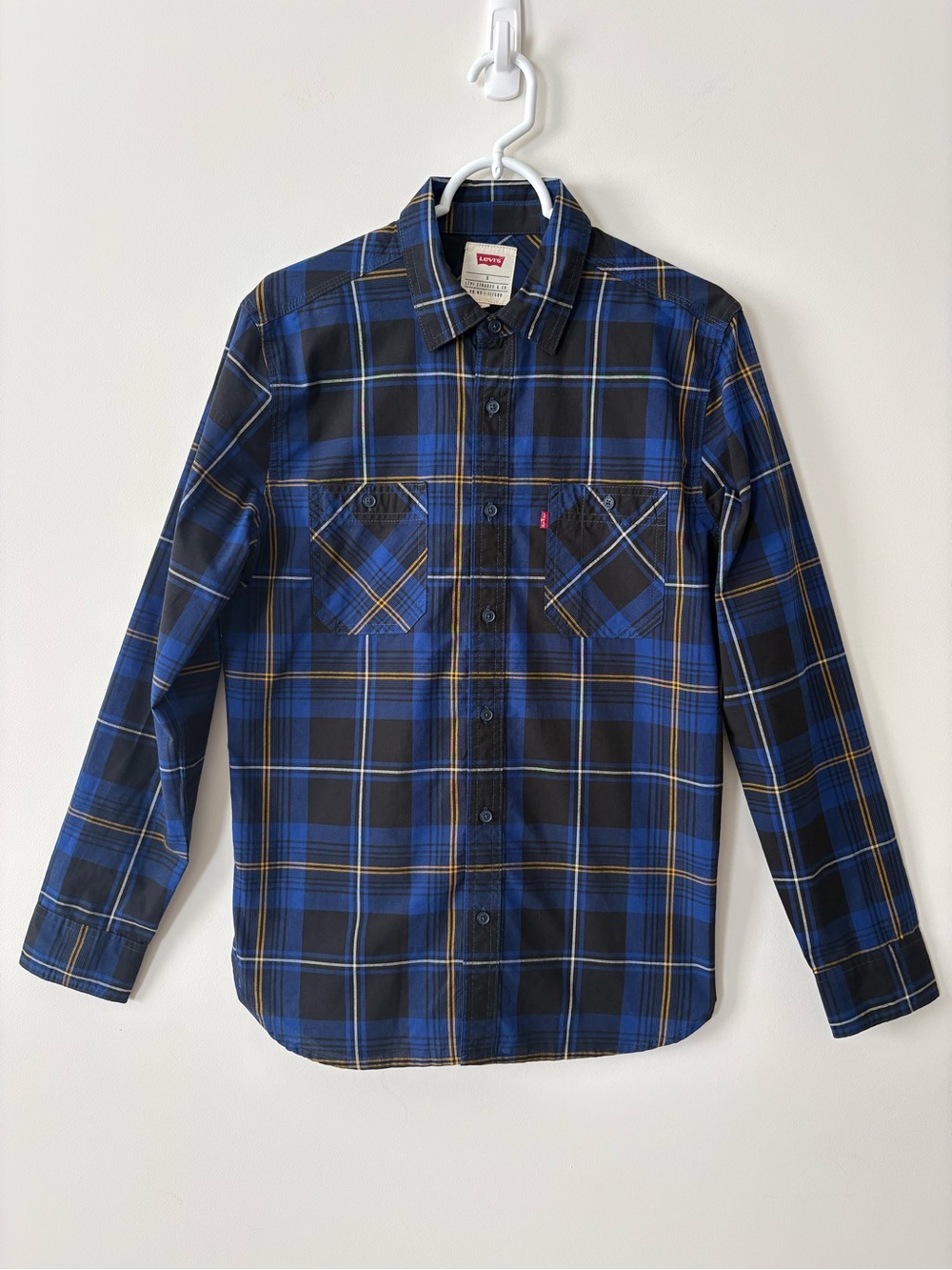 Levi’s Long Sleeve Button-Up Shirt